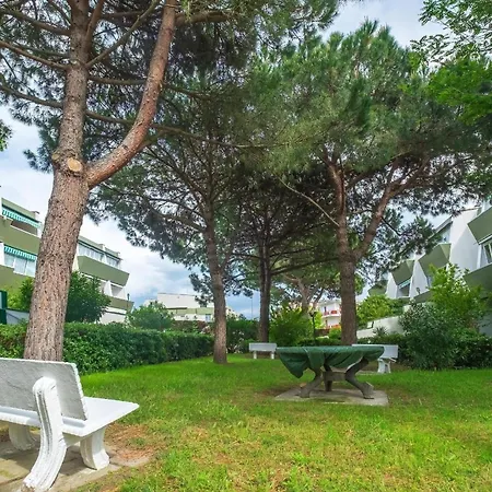 Studio Ferienwohnung In Mit Schwimmbad Im Ersten Stock