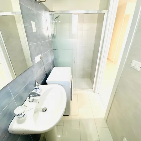 Studio Ferienwohnung In Mit Schwimmbad Im Ersten Stock * Lido delle Nazioni