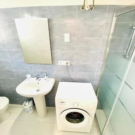 Apartman Studio Ferienwohnung In Mit Schwimmbad Im Ersten Stock
