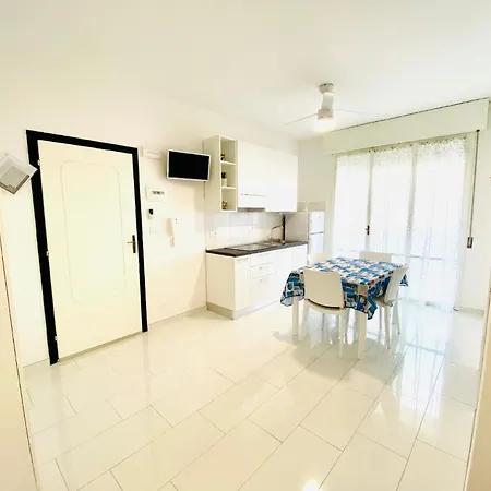 Studio Ferienwohnung In Mit Schwimmbad Im Ersten Stock