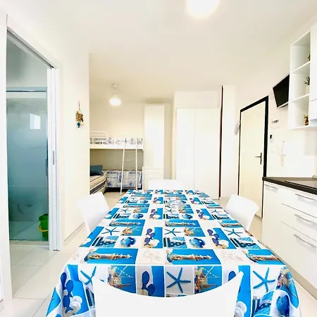 Studio Ferienwohnung In Mit Schwimmbad Im Ersten Stock * Lido delle Nazioni